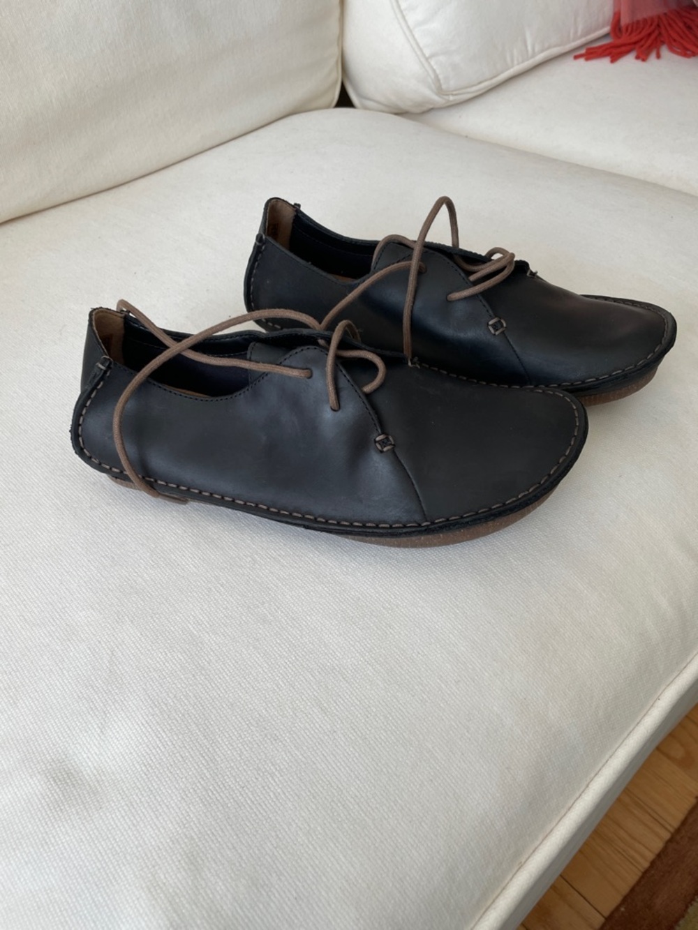 Clarks Black Leather Flats with Brown Laces - Picture 9 of 10